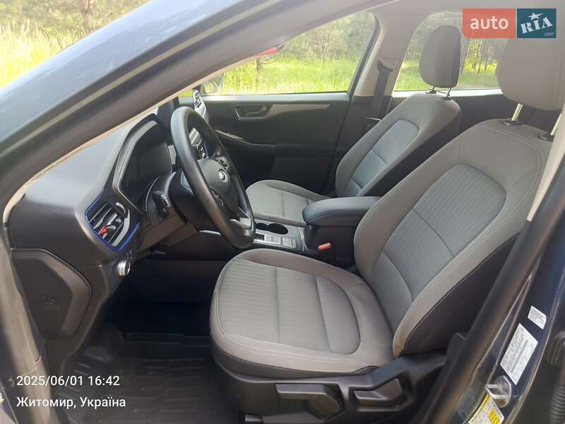 Внедорожник / Кроссовер Ford Escape 2020 в Житомире