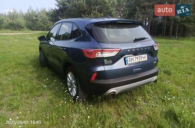 Позашляховик / Кросовер Ford Escape 2020 в 