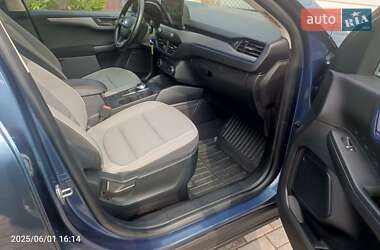 Позашляховик / Кросовер Ford Escape 2020 в 