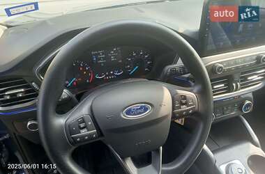 Позашляховик / Кросовер Ford Escape 2020 в 