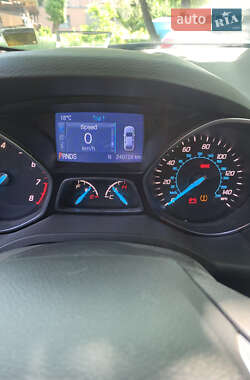 Внедорожник / Кроссовер Ford Escape 2014 в 