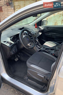 Внедорожник / Кроссовер Ford Escape 2014 в 