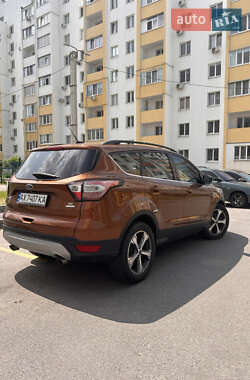 Внедорожник / Кроссовер Ford Escape 2016 в 