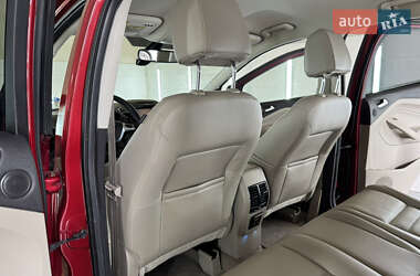 Позашляховик / Кросовер Ford Escape 2014 в 