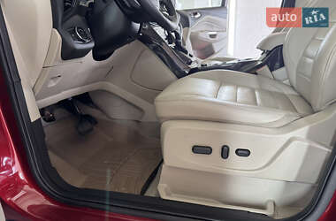 Позашляховик / Кросовер Ford Escape 2014 в 