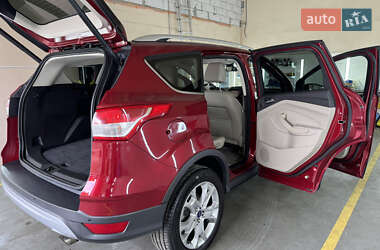 Позашляховик / Кросовер Ford Escape 2014 в 