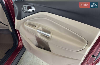 Позашляховик / Кросовер Ford Escape 2014 в 