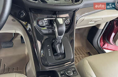 Позашляховик / Кросовер Ford Escape 2014 в 
