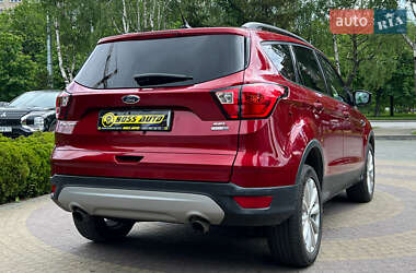Внедорожник / Кроссовер Ford Escape 2018 в 