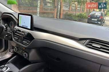 Внедорожник / Кроссовер Ford Escape 2022 в 