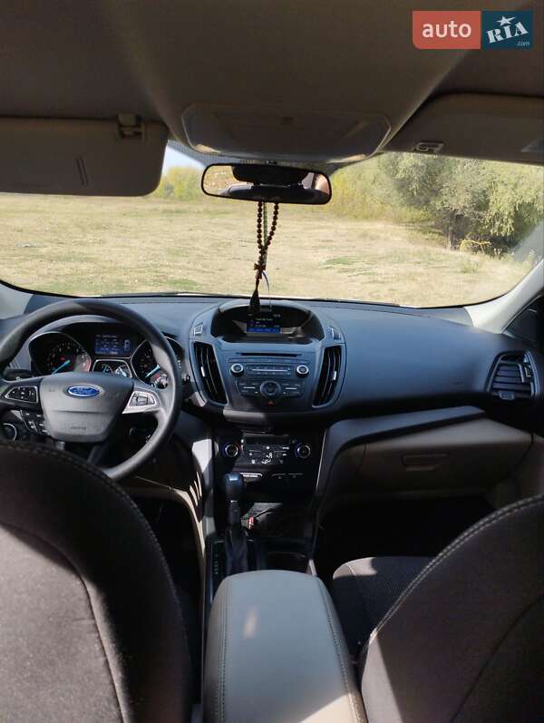 Внедорожник / Кроссовер Ford Escape 2017 в Сумах