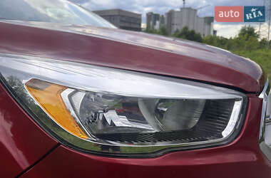 Внедорожник / Кроссовер Ford Escape 2018 в 