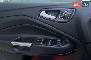 Внедорожник / Кроссовер Ford Escape 2019 в 