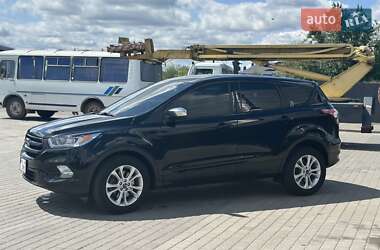 Внедорожник / Кроссовер Ford Escape 2017 в 