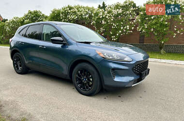 Внедорожник / Кроссовер Ford Escape 2020 в 