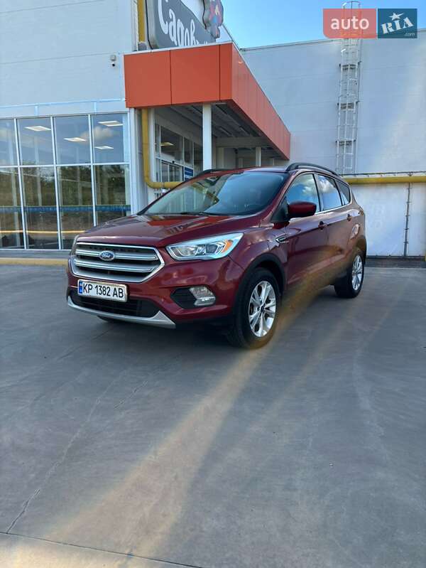 Позашляховик / Кросовер Ford Escape 2017 в Запоріжжі