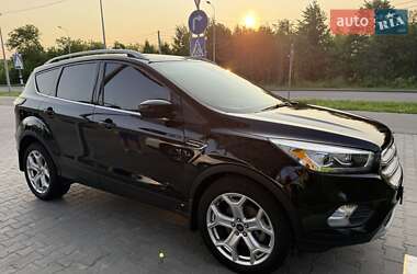 Позашляховик / Кросовер Ford Escape 2018 в 