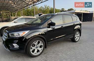 Позашляховик / Кросовер Ford Escape 2018 в 