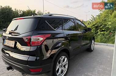 Позашляховик / Кросовер Ford Escape 2018 в 