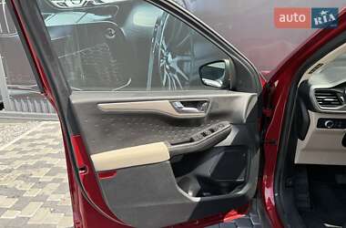 Внедорожник / Кроссовер Ford Escape 2020 в 