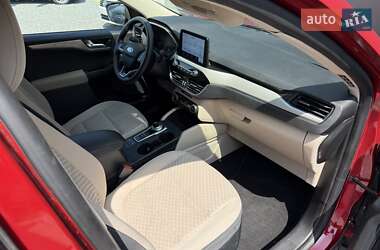 Внедорожник / Кроссовер Ford Escape 2020 в 