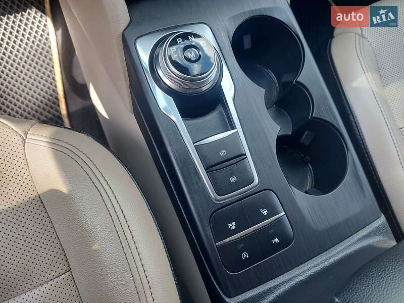 Позашляховик / Кросовер Ford Escape 2019 в Рівному