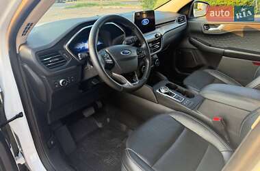 Внедорожник / Кроссовер Ford Escape 2020 в 