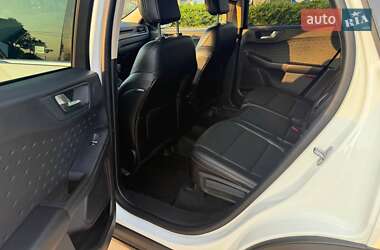 Внедорожник / Кроссовер Ford Escape 2020 в 