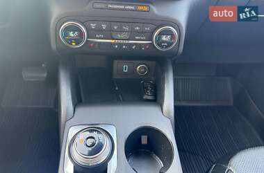 Внедорожник / Кроссовер Ford Escape 2020 в 
