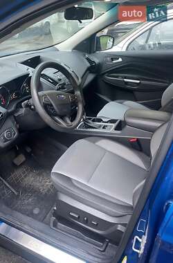 Позашляховик / Кросовер Ford Escape 2017 в 