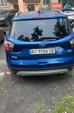 Позашляховик / Кросовер Ford Escape 2017 в 