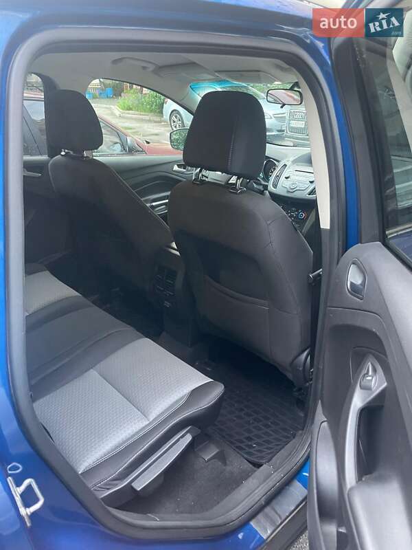 Внедорожник / Кроссовер Ford Escape 2017 в Киеве