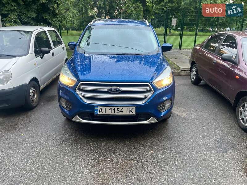 Позашляховик / Кросовер Ford Escape 2017 в 