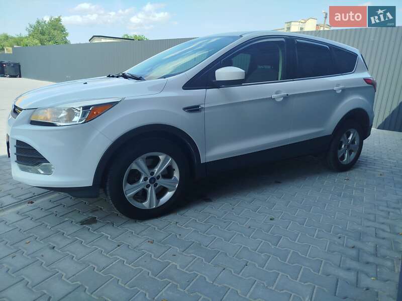Внедорожник / Кроссовер Ford Escape 2016 в Дубно