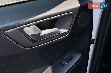 Внедорожник / Кроссовер Ford Escape 2020 в 