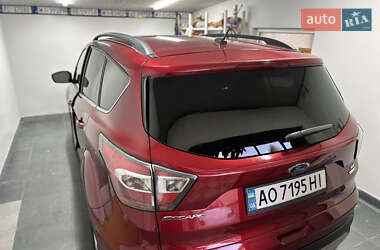 Внедорожник / Кроссовер Ford Escape 2016 в 