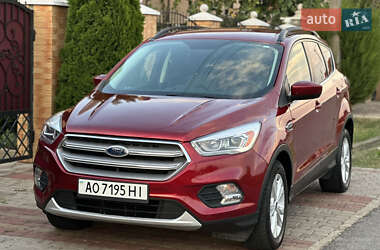 Внедорожник / Кроссовер Ford Escape 2016 в 