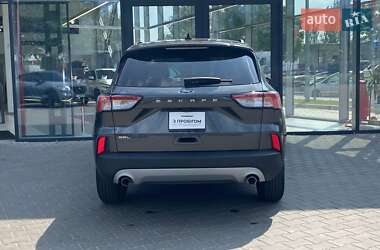Внедорожник / Кроссовер Ford Escape 2020 в 