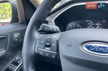 Внедорожник / Кроссовер Ford Escape 2020 в 