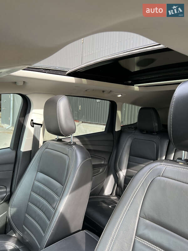 Позашляховик / Кросовер Ford Escape 2017 в Рівному