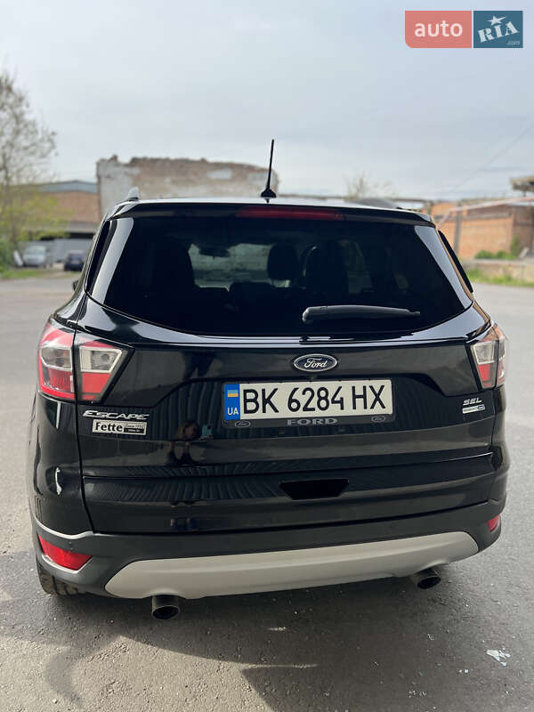 Позашляховик / Кросовер Ford Escape 2017 в Рівному