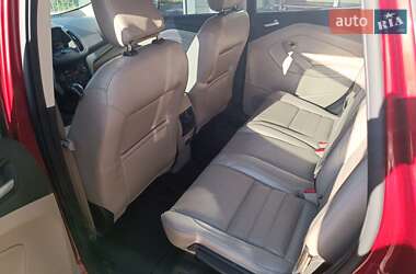 Внедорожник / Кроссовер Ford Escape 2018 в 