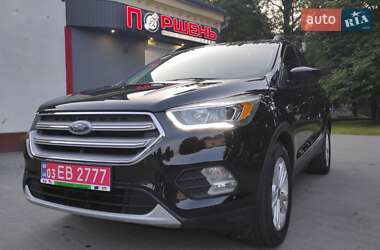 Позашляховик / Кросовер Ford Escape 2017 в Рівному