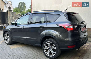 Внедорожник / Кроссовер Ford Escape 2017 в 