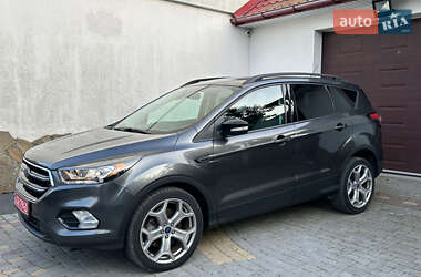 Внедорожник / Кроссовер Ford Escape 2017 в 