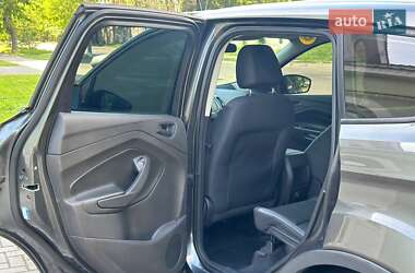 Внедорожник / Кроссовер Ford Escape 2016 в 
