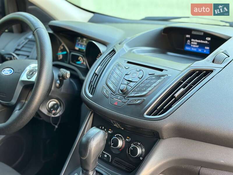 Внедорожник / Кроссовер Ford Escape 2016 в Николаеве