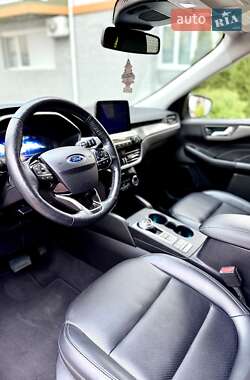 Внедорожник / Кроссовер Ford Escape 2021 в 
