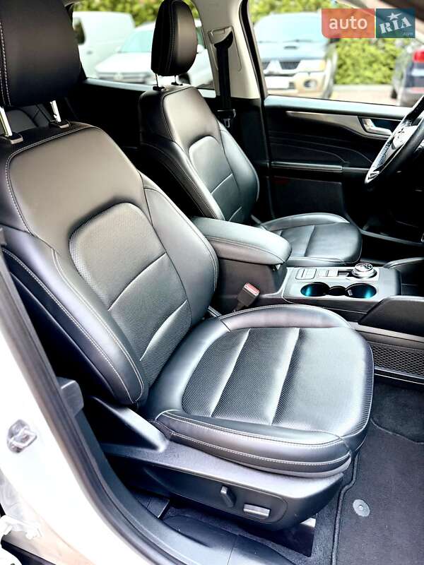 Внедорожник / Кроссовер Ford Escape 2021 в Киеве