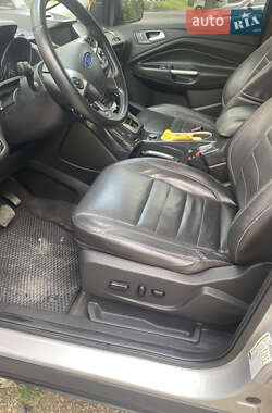 Внедорожник / Кроссовер Ford Escape 2014 в 